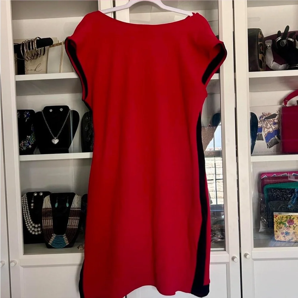 RED BODYCON DRESS - Picture 3 of 4